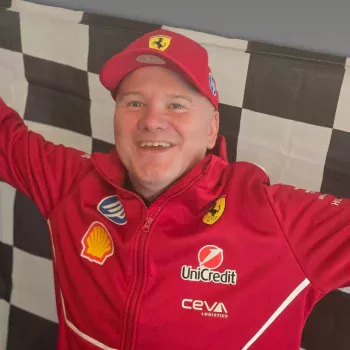 Colour profile photo of Solutions' employee Dan Clibbens